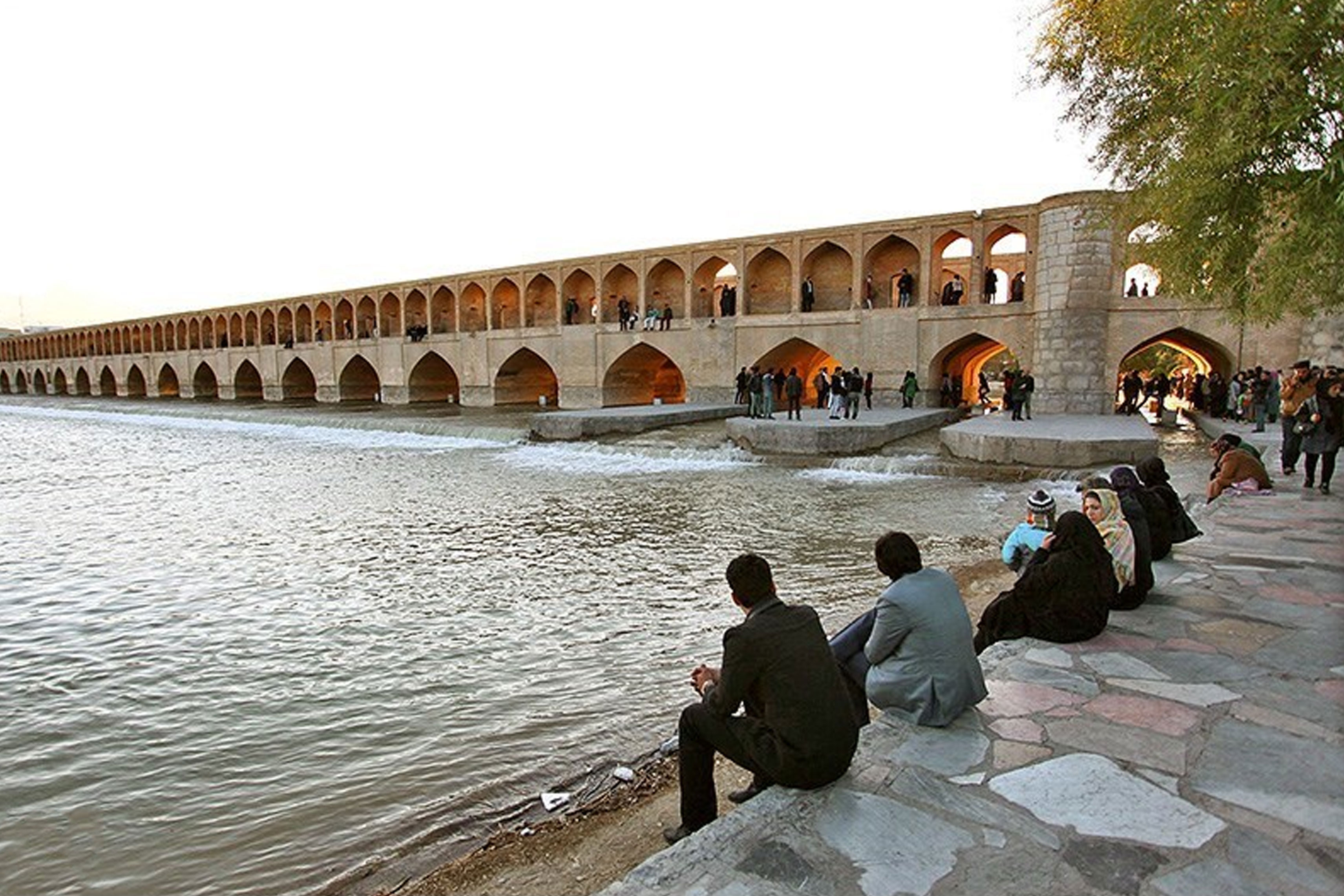 نقش زاینده‌رود در توسعه شهرنشینی در اصفهان