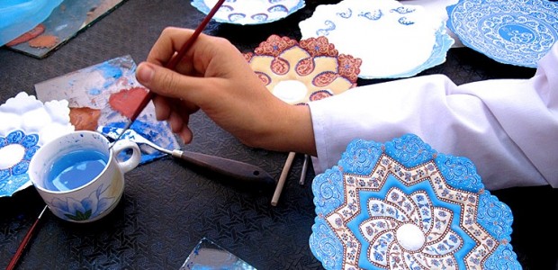بر‌‌گزار‌ی دوره‌های آموزش صنایع‌دستی و هنر‌های سنتی در کافه هنر‌مند‌ان البرز