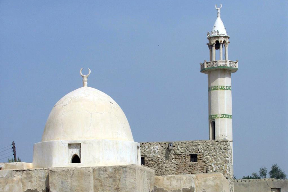 مسجد و مقبره شیخ برخ، قدیمی‌ترین بنای دوره اسلامی در قشم