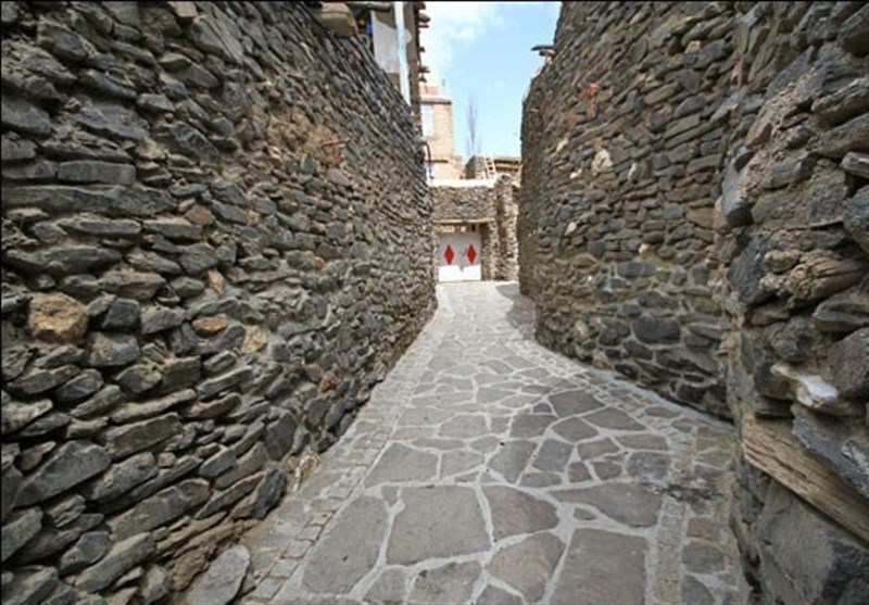 حفظ بناهای قدیمی در روستاهای تاریخی همدان در اولویت است 