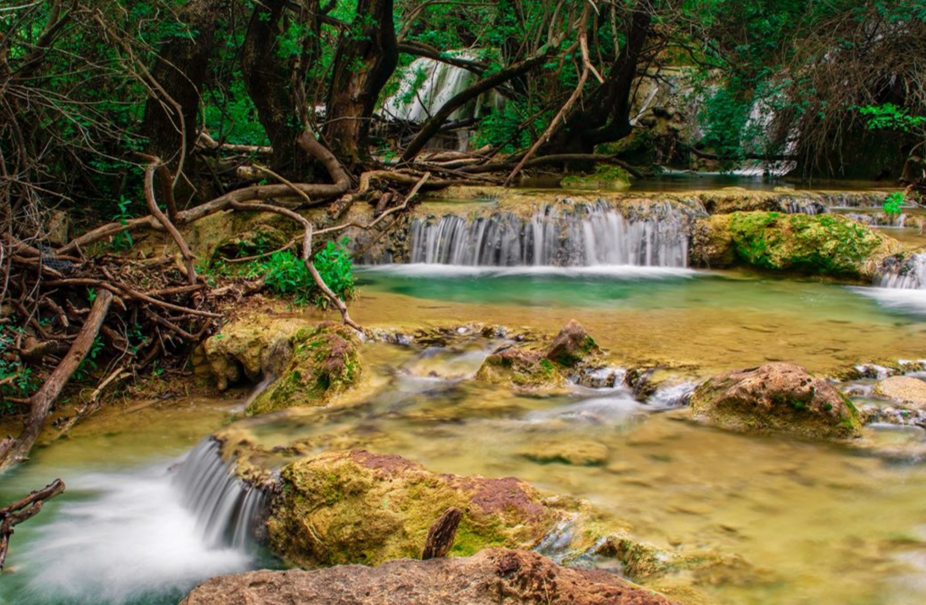 آبشار نای انگیز، بهشتی زیبا در دل طبیعت لرستان 