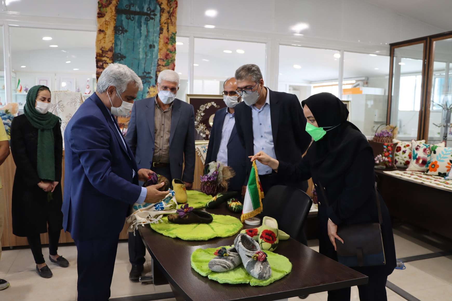 افتتاح نخستین نمایشگاه تخصصی «زعفران در قاب صنایع‌دستی»