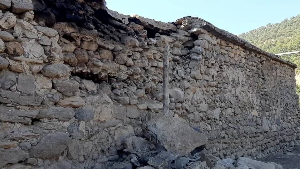 تخریب بخش‌هایی از قلعه تاریخی محمدآباد دهناش کوهرنگ در اثر زلزله