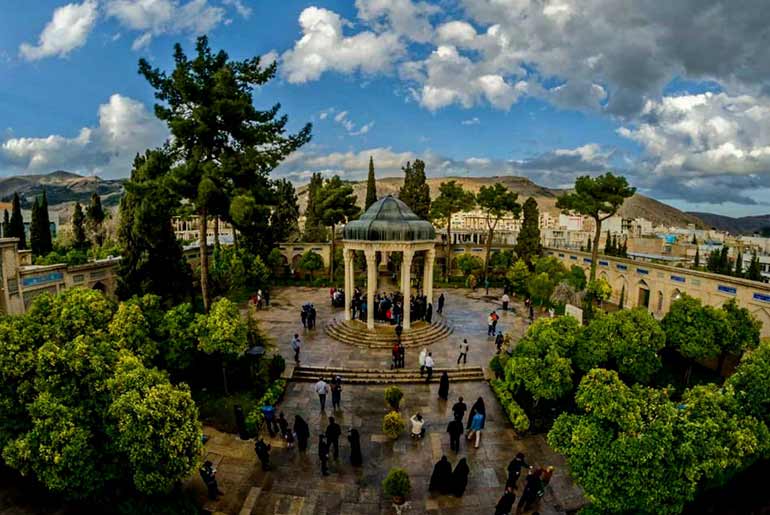 ظرفیت‌های توسعه گردشگری ادبی در شیراز