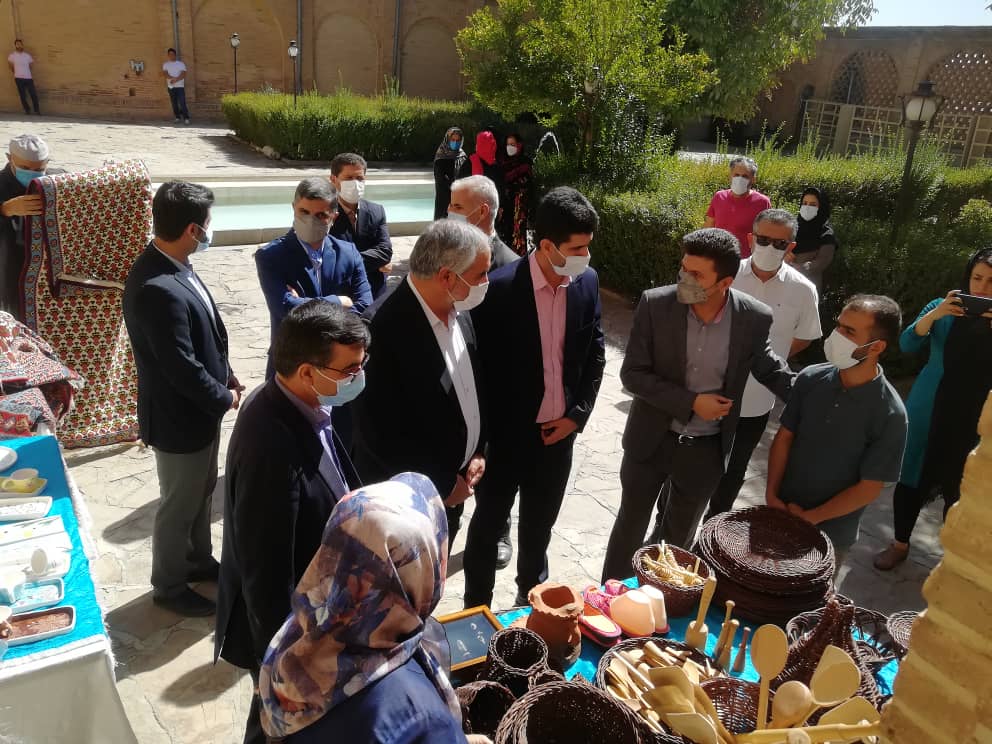 بازدید استاندار کردستان از خانه صنایع‌دستی