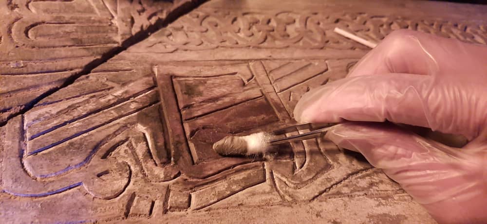 مرمت صندوق چوبی امامزاده تاج‌الدین (ع) روستای پرور