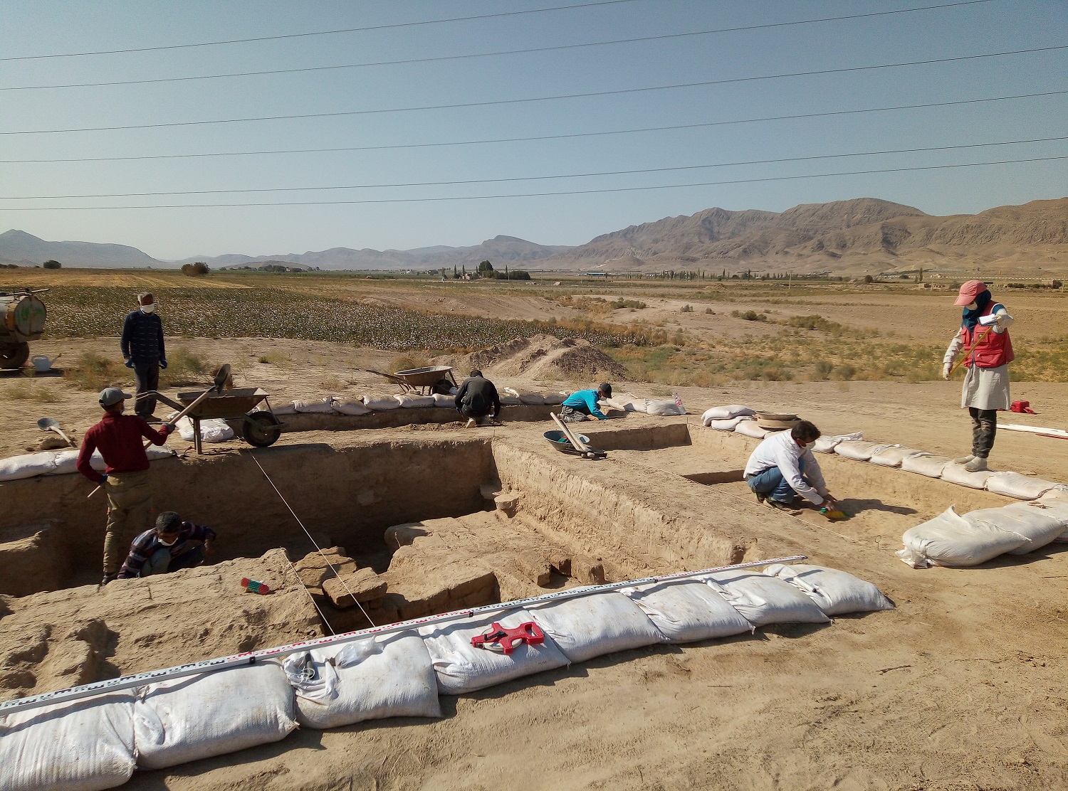 کشف کتیبه ساسانی در محوطه تاریخی ریوی