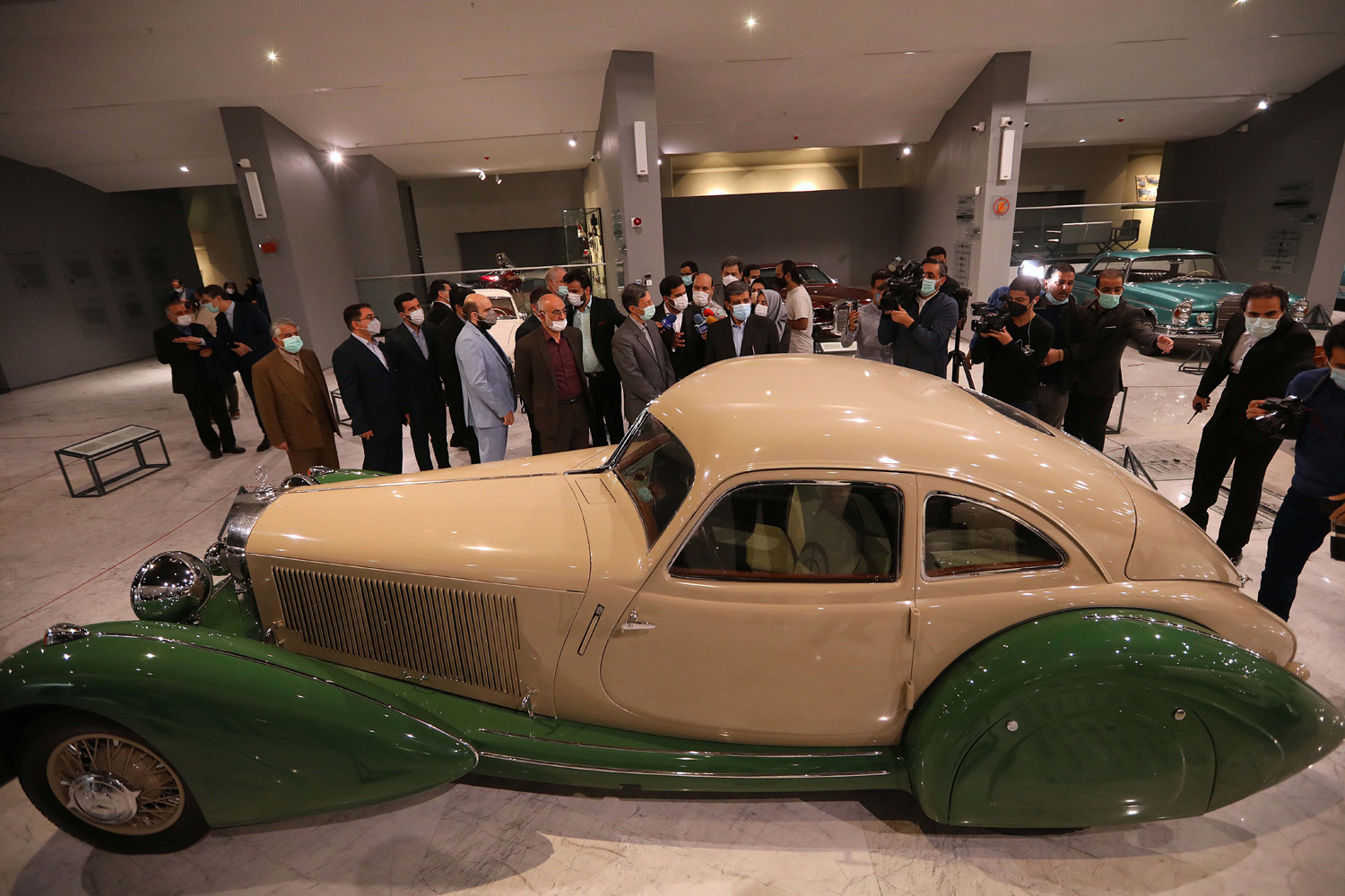 آیین افتتاح موزه خودروهای تاریخی ایران با حضور مهندس ضرغامی (1)