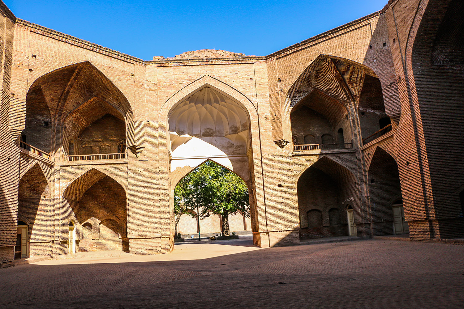 مسجد مطلب‌خان خوی، بزرگ‌ترین مسجد روباز ایران