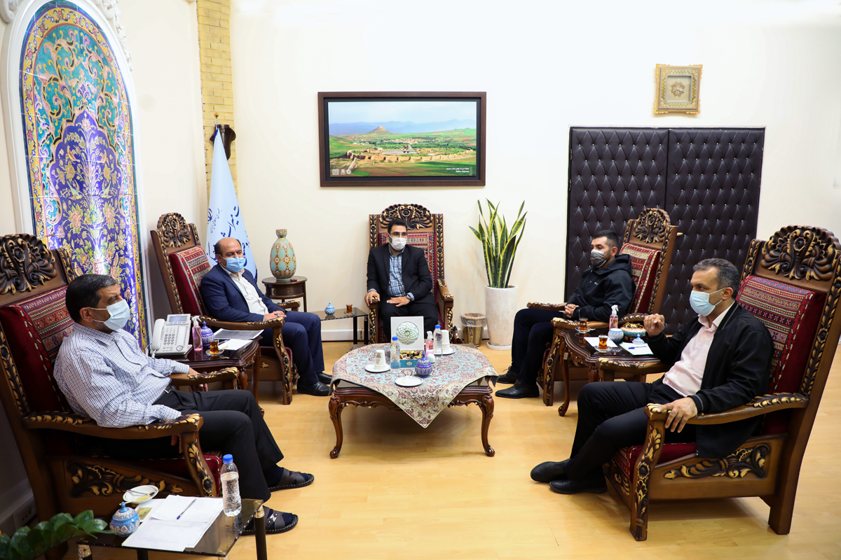 دیدار چند تن از نمایندگان مجلس شورای اسلامی با مهندس ضرغامی