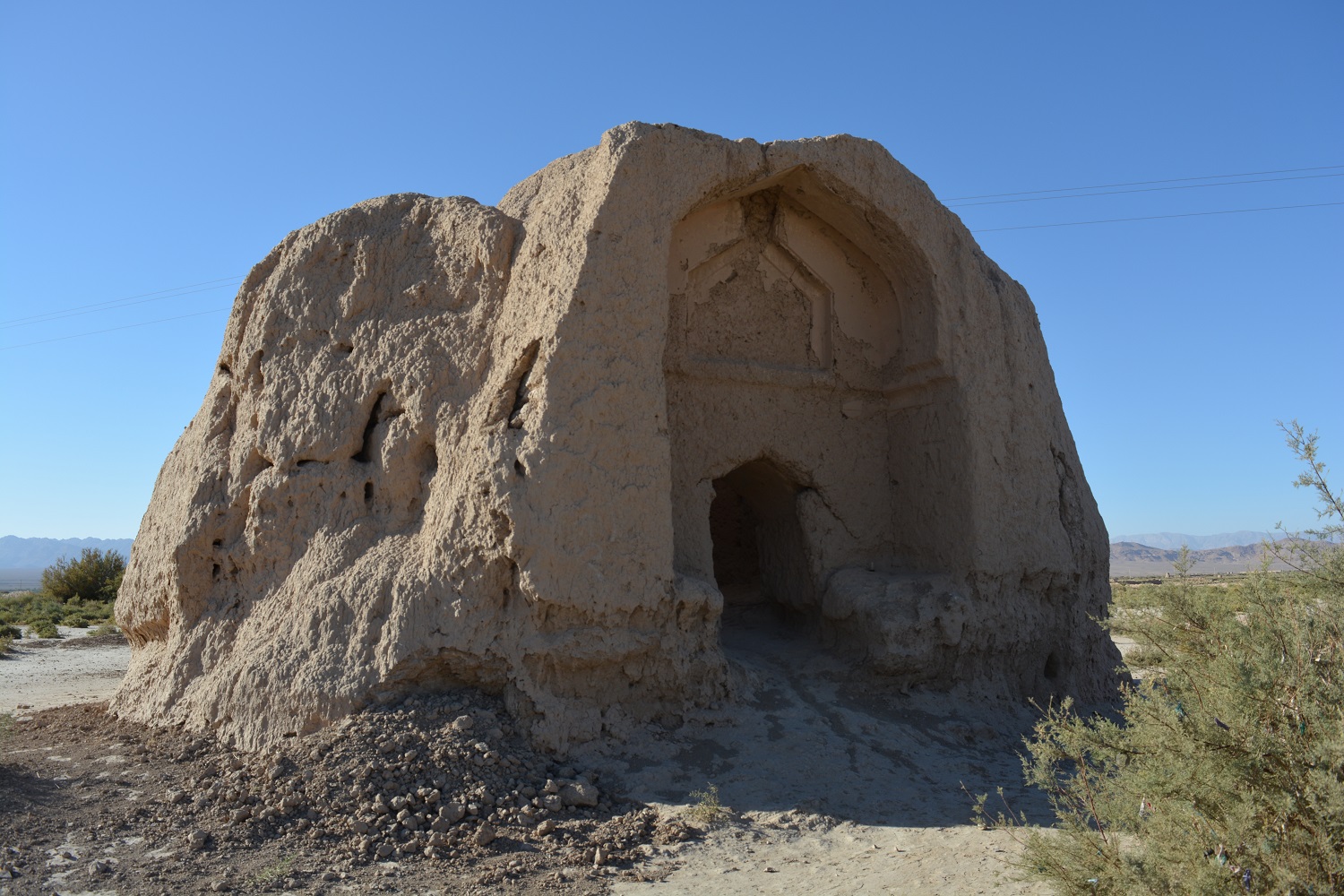 آثار تاریخی شهرستان جاجرم مرمت می‌شود