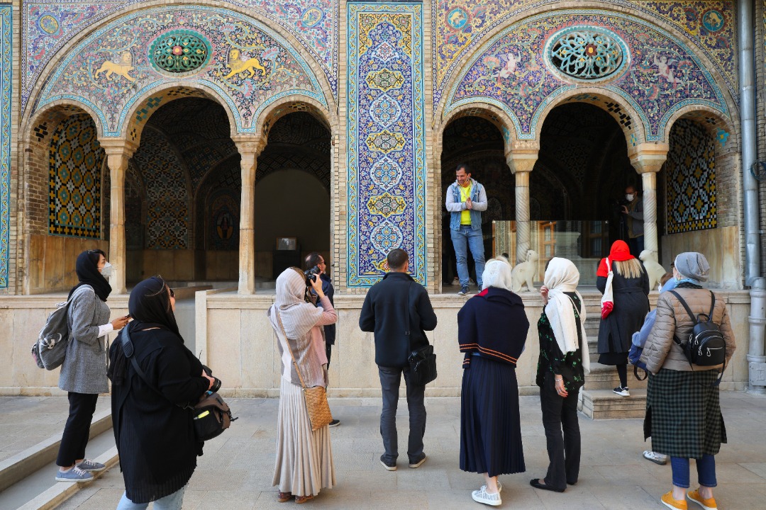 بازدید تورگردانان روس از کاخ گلستان