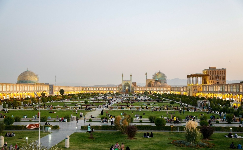 یکم آذرماه، روز اصفهان زیبا