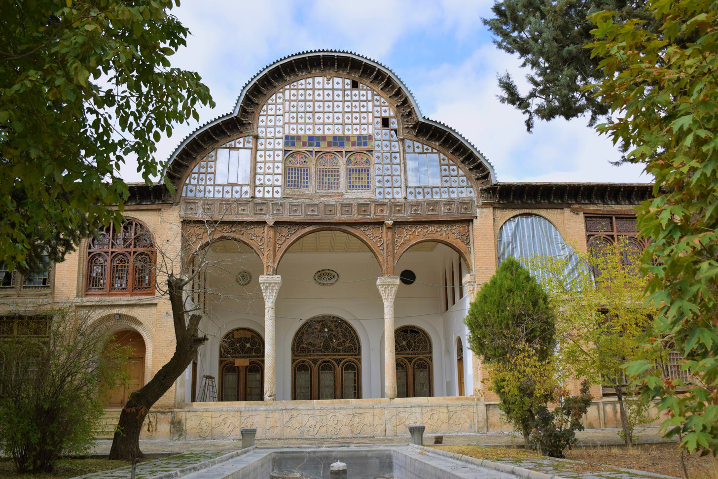 مشیر دیوان، عمارت قاجاری در سنندج