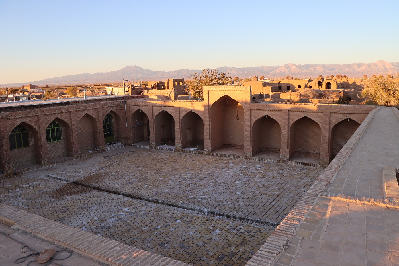 مسجد تاریخی چشام داورزن