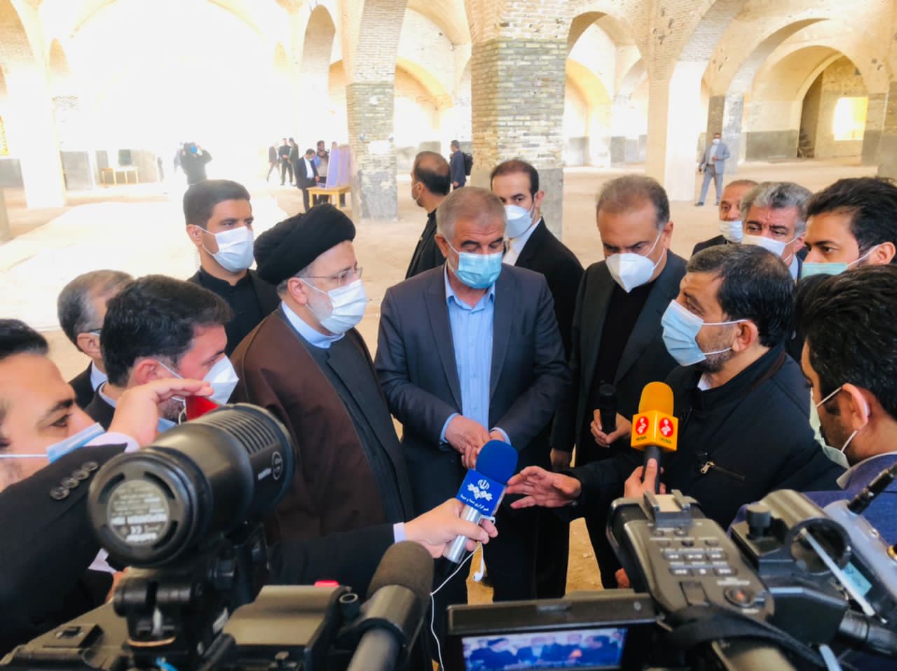 بازدید سرزده رئیس‌جمهوری از بافت تاریخی یزد/ آیت‌الله رئیسی: ایرانیان خارج از کشور برای کمک به میراث‌فرهنگی مشتاق‌اند