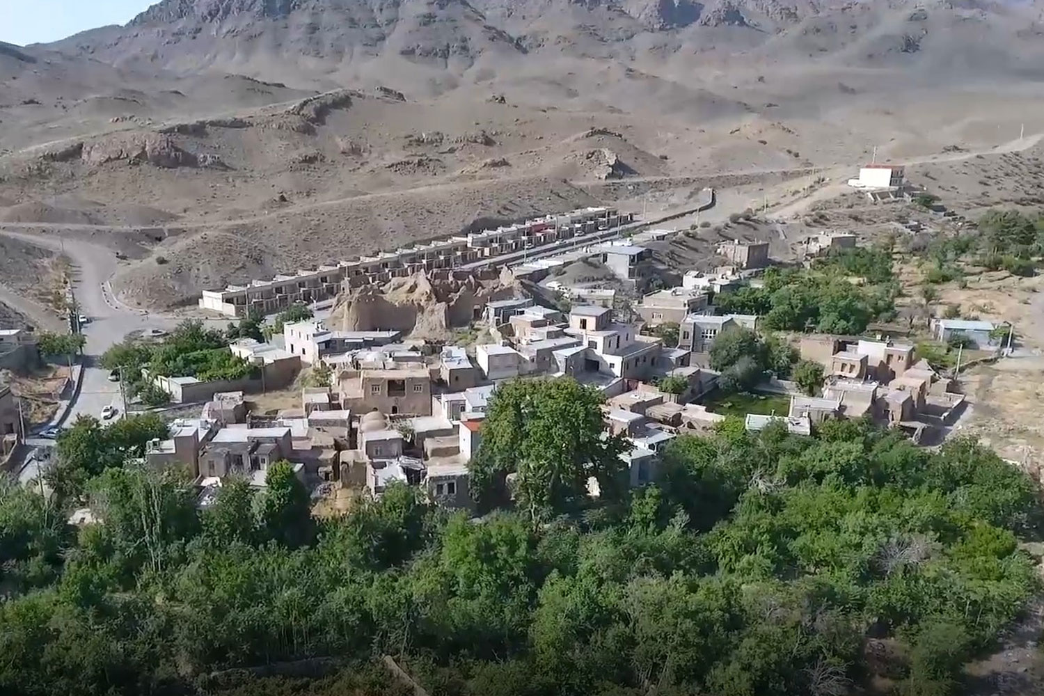 شیرازان ، روستای کهن در اردستان