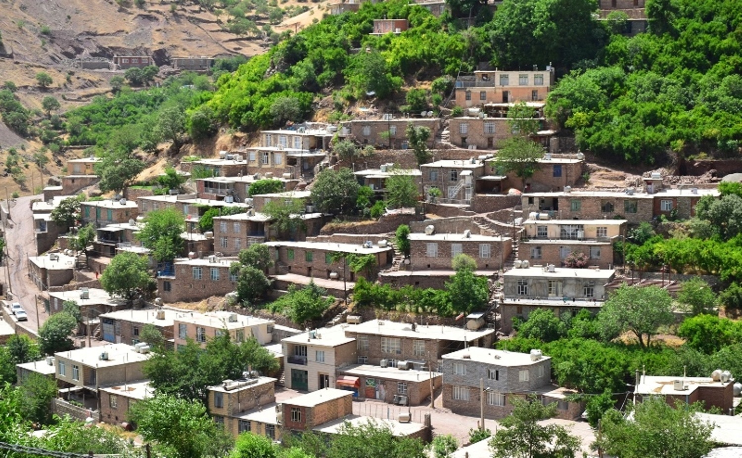 ژیوار، روستایی زیبا در دل کوه‌های سر به فلک کشیده کردستان