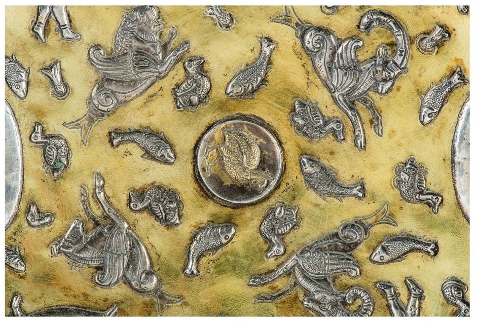 نمایش بشقاب سیمین رشی در موزه باستان‌شناسی گیلان