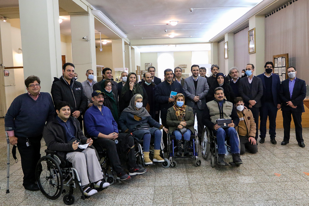 همراهی مهندس ضرغامی با توان‌یابان در بازدید از  موزه ملی ایران