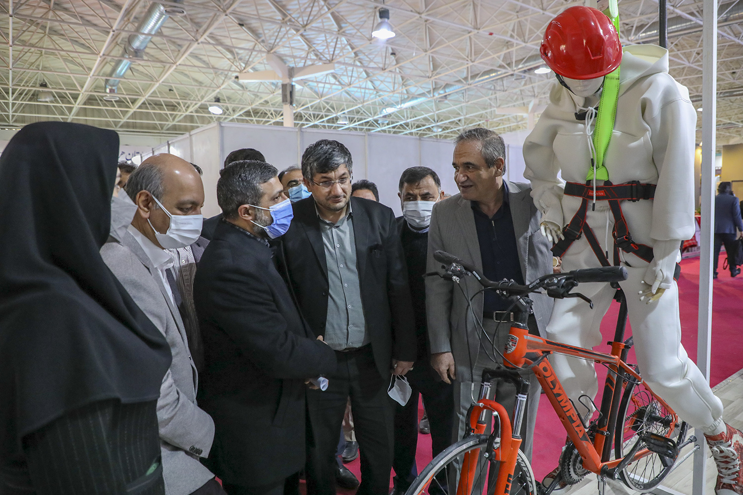 نخستین دوچرخه هوایی پل معلق شیشه‌ای هیر رونمایی شد/ رویداد ۲۰۲۳ فرصتی برای رفع پاشنه آشیل گردشگری اردبیل