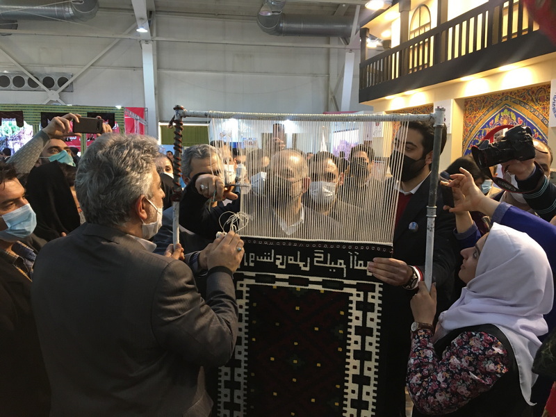 رونمایی از لوح ثبت ملی روستای اندج با حضور وزیر کشور در نمایشگاه تهران