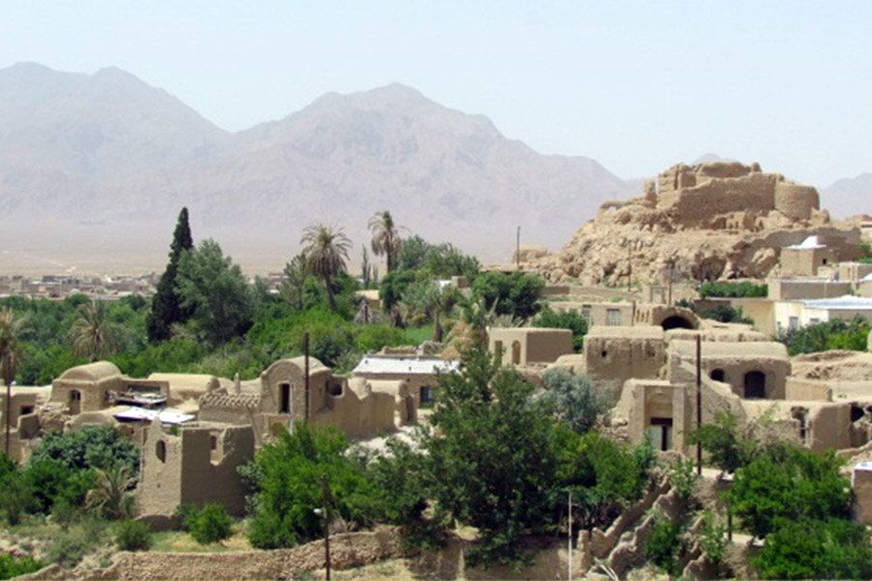 ایراج از مهم‌ترین مراکز گردشگری طبیعت در استان اصفهان