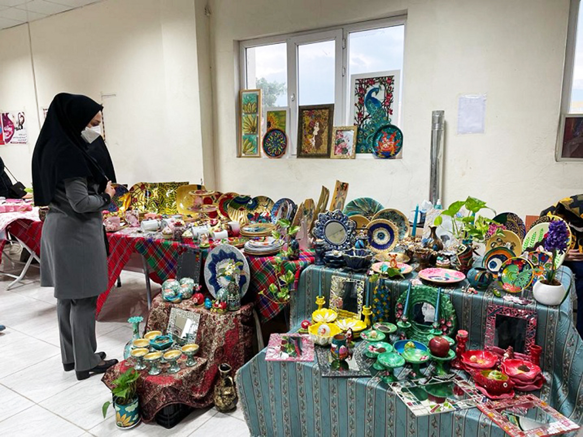 برپایی نمایشگاه صنایع‌دستی در آزادشهر