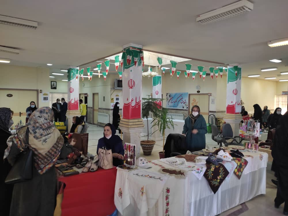 برپایی نمایشگاه صنایع‌ستی در شهرستان صحنه به مناسبت دهه فجر