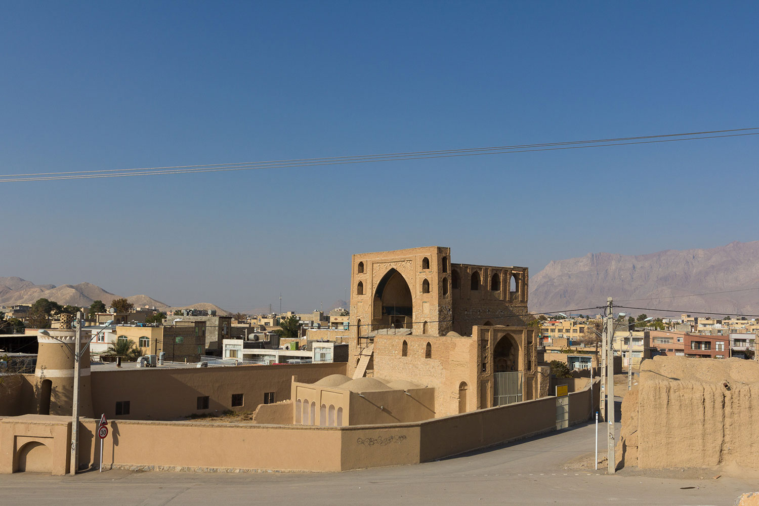 بقعه پیربکران یکی از شاهکاری معماری تشیع ایران