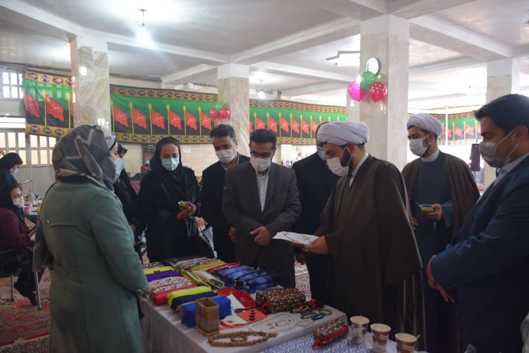 افتتاح نمایشگاه صنایع‌دستی و سوغات بانوان شهر نیم‌ور
