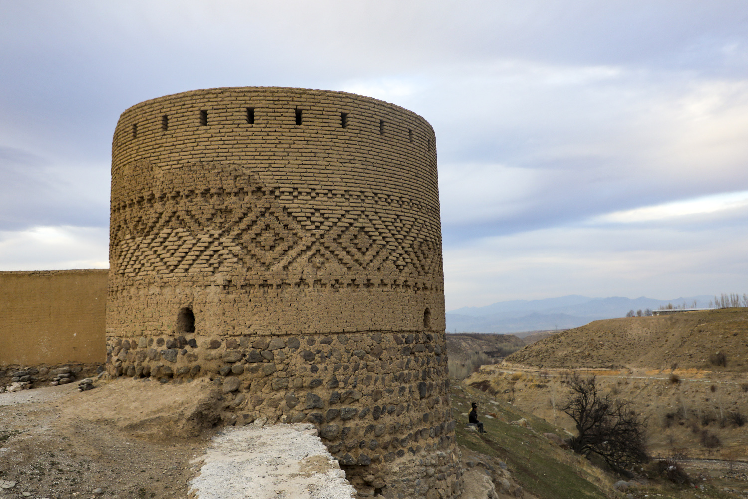 کهنه قلعه مشگین شهر، یادگاری از عهد شاپور دوم ساسانی