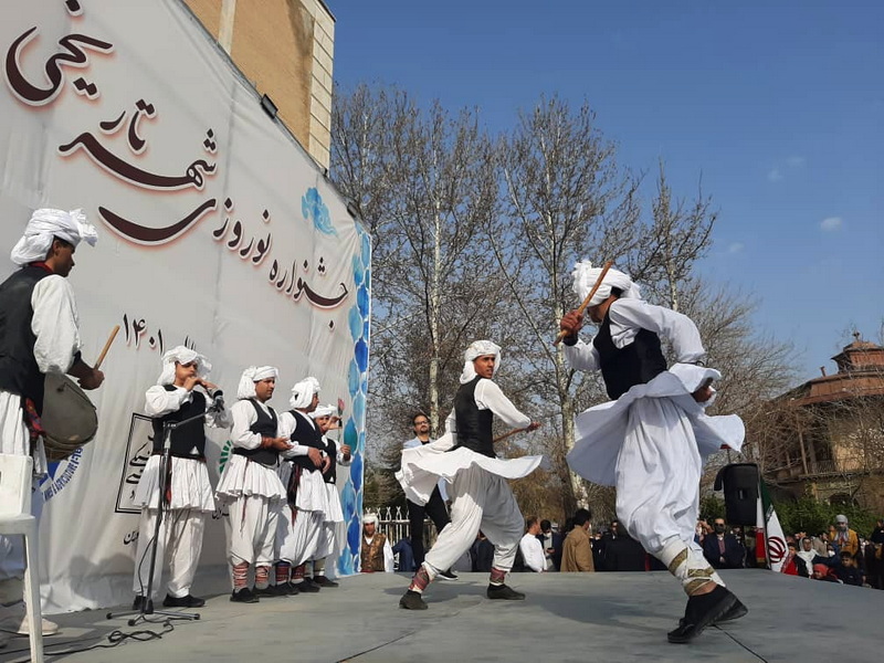 دیار مینودری با برگزاری جشنواره‌های نوروزی میزبان گردشگران است