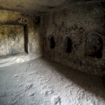 مقابر صخره‌ای 3 هزار ساله روستای شیدی پلدشت