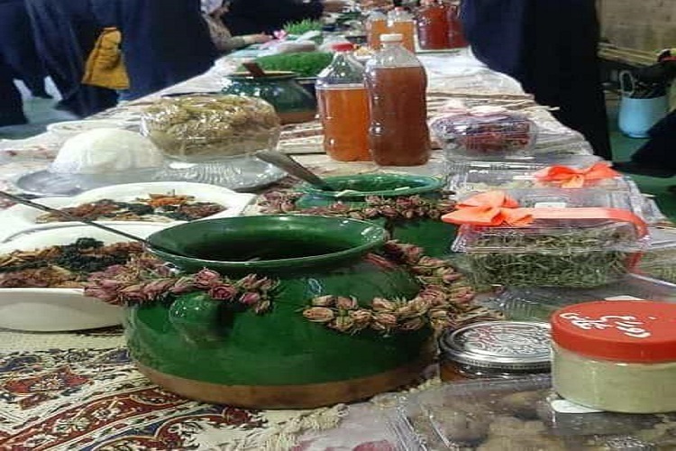 جشنواره‌ بازی‌های بومی در روستای سیدشهاب تویسرکان برگزار شد