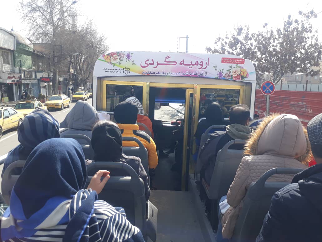 تردد هزار نفر با اتوبوس گردشگری ارومیه