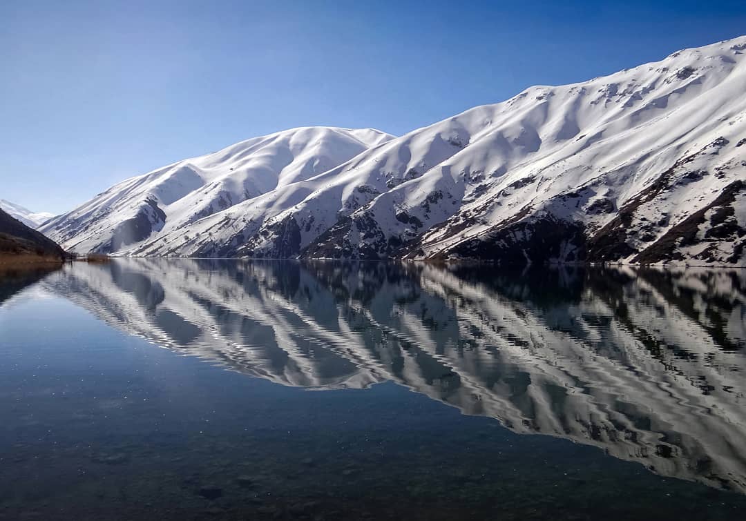 دریاچه زیبای گهر در فصل زمستان