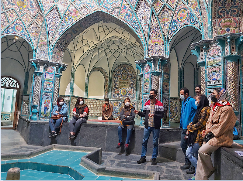 راهنمایان گردشگری در اماکن تاریخی استان مرکزی مستقر می‌شوند