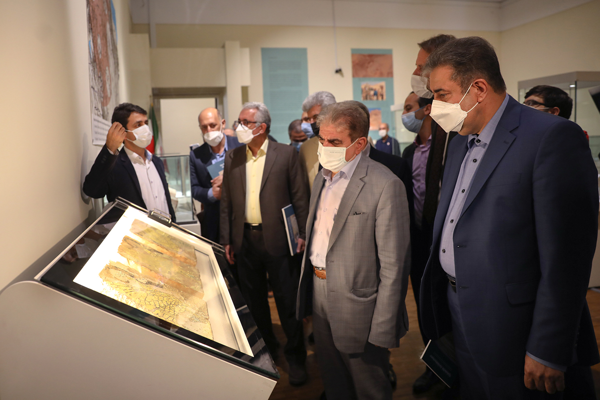 افتتاح نمایشگاه آجرهای لعابدار استردادی از سوئیس در موزه ملی