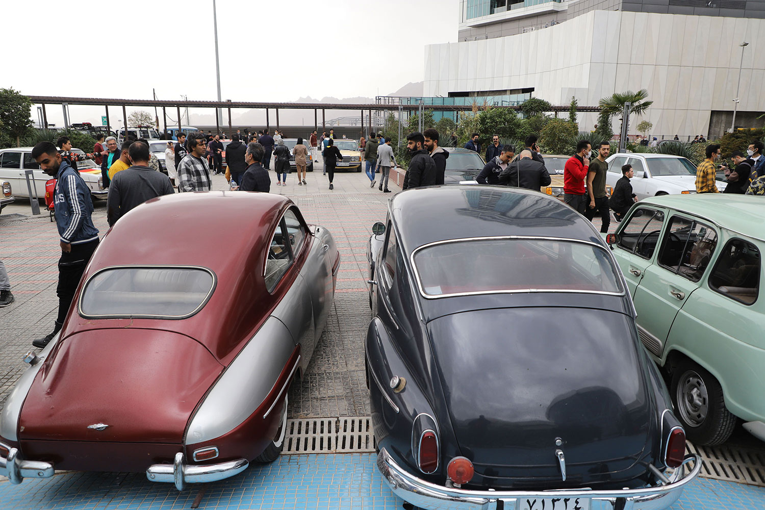 گردهمایی خودروهای کلاسیک در اصفهان