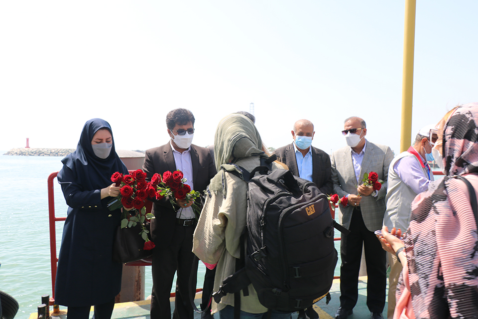استقبال از گردشگران نوروزی در اسکله شهید حقانی بندرعباس