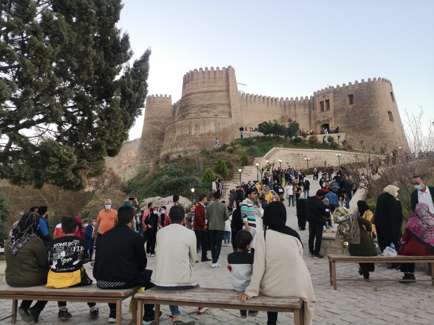 مسافران نوروزی در قلعه فلک افلاک خرم آباد
