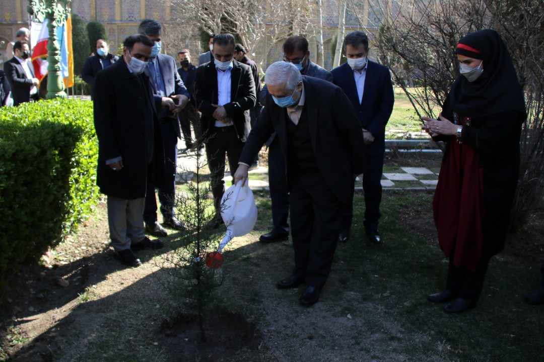 آئین روز درختکاری در کاخ گلستان با حضور قائم مقام وزیر میراث فرهنگی
