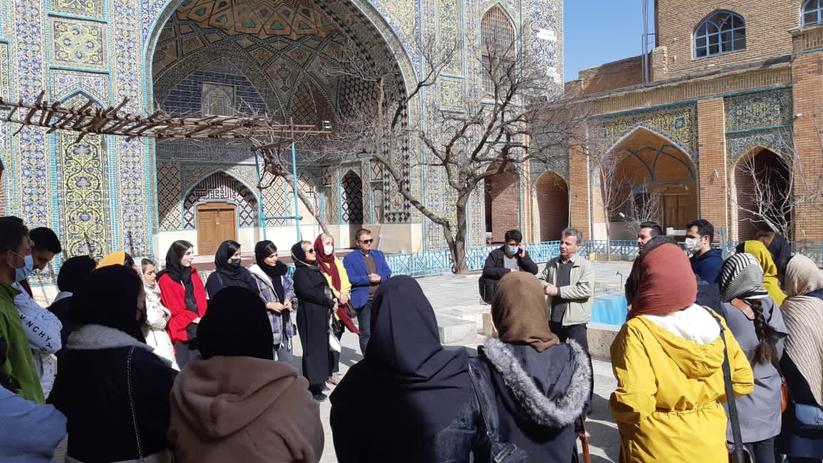 فعالیت 40 راهنمای گردشگری در اماکن و بناهای تاریخی کردستان