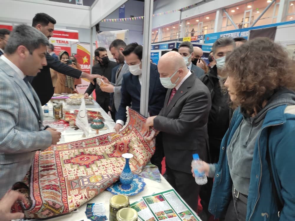 حضور بازار اینترنتی صنایع‌دستی سارای در نمایشگاه ارزروم تورکیه