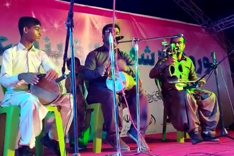 اجرای موسیقی سنتی سیریک در نوروزگاه شهر خلاق بندرعباس