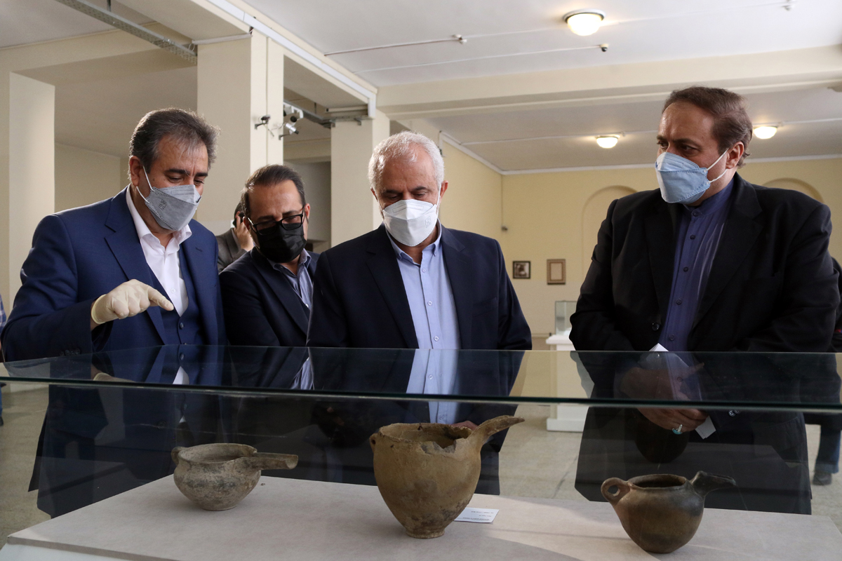 افتتاح نمایشگاه \"اشیای استردادی از فرانسه \" در موزه ملی ایران