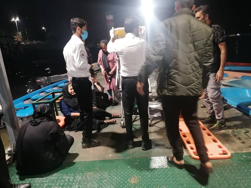 برخورد 2 قایق موتوری گردشگری در آب‌های خرمشهر/ همه گردشگران نجات یافتند