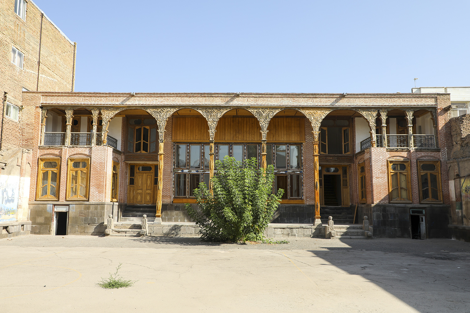 مدرسه تاریخی جعفر اسلامی اردبیل