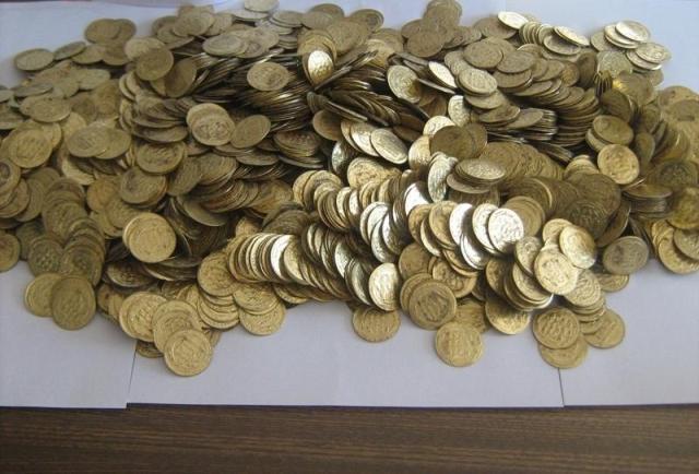 کشف و ضبط ۴۴۵ سکه تقلبی در  الیگودرز